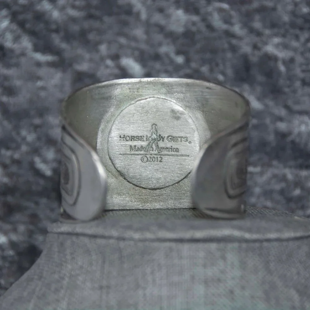 Hand Crafted Pewter Cuff Bracelet - Scribed Horse Heads Focal - Picture 4 of 7